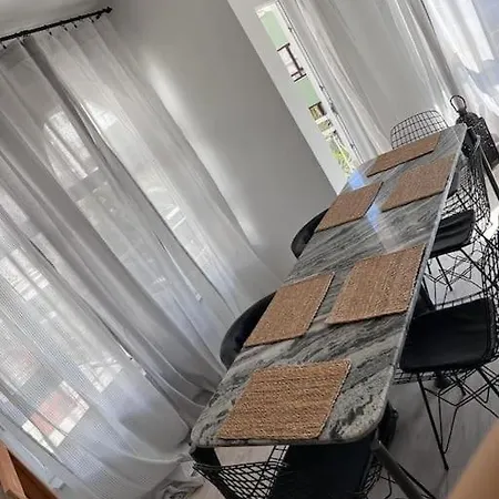 Διαμέρισμα Cozy Flat With Seaview And *